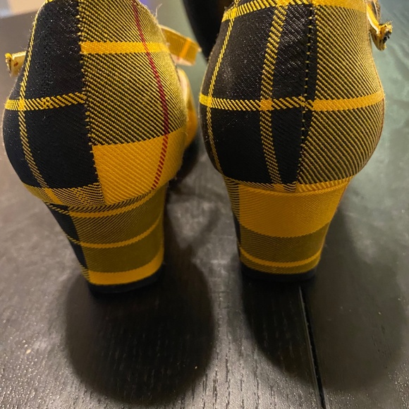 BAIT yellow plaid heels - 7.5 - Picture 3 of 6